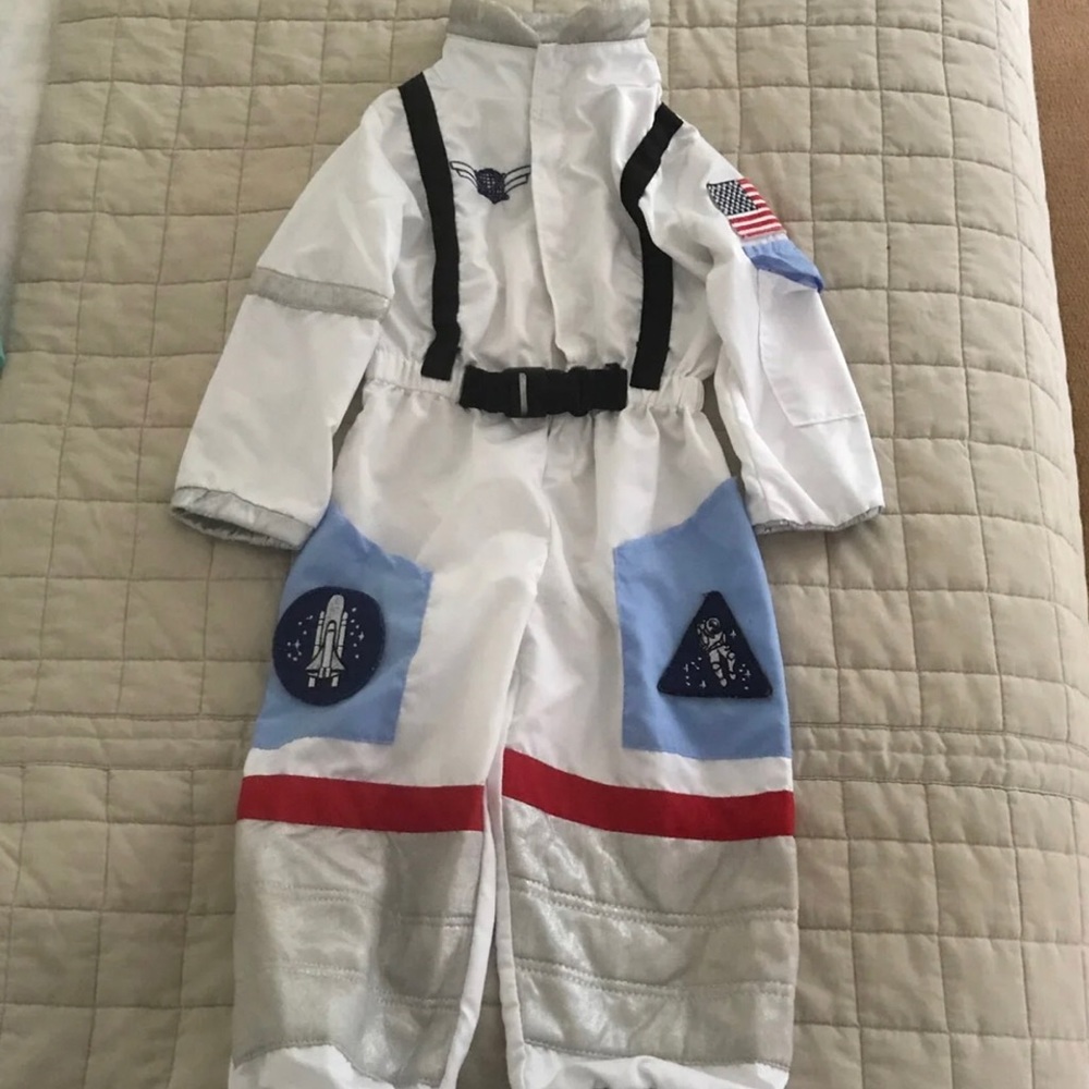 Adorable PBK Pottery Barn Kids astronaut costume 3